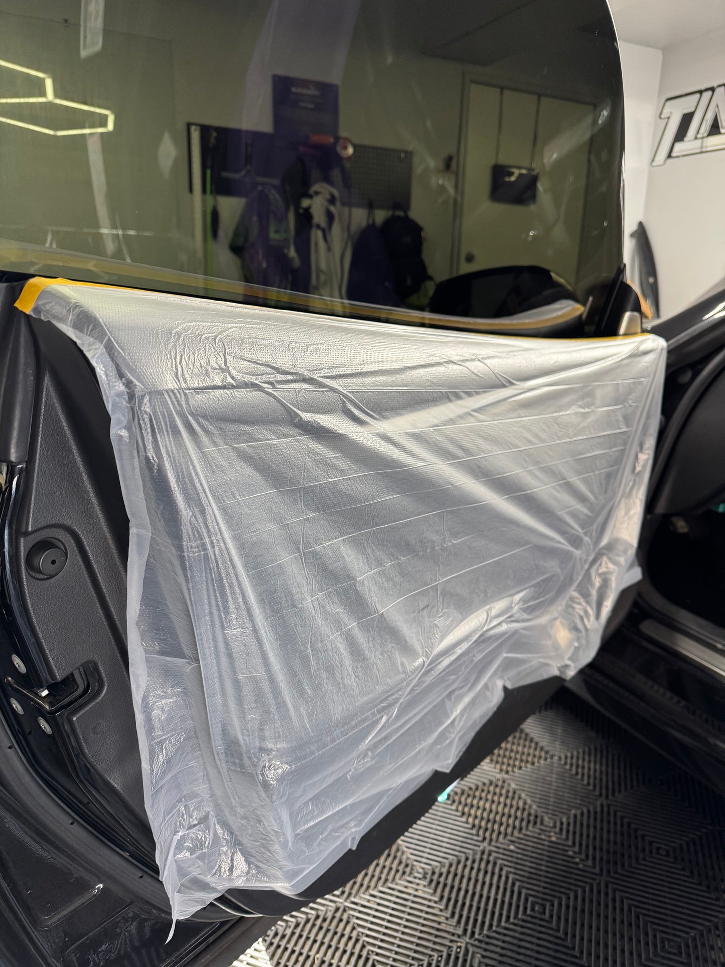 The door panel protector (3 rolls)